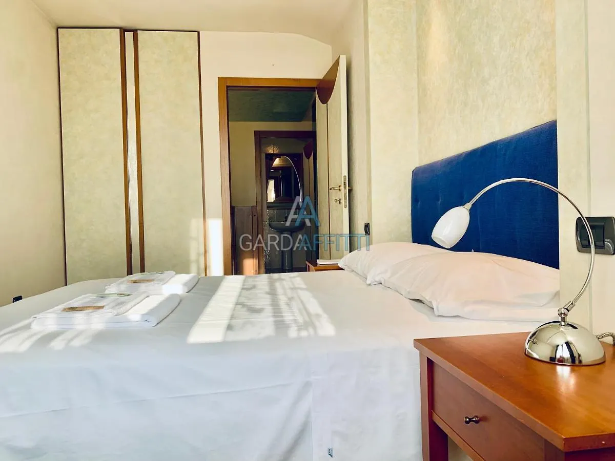 Plat Rif Apartment Desenzano del Garda 0*,